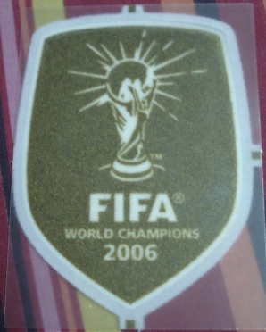 อาร์มสัญลักษณ์ฟุตบอล การแข่งขันฟุตบอลโลก - แชมป์ฟุตบอลโลก 2006 PLAYER SIZE ใหม่ / WORLD CUP International Football Tournament PLAYER SIZE Football Patch/Badge - FIFA WORLD CUP CHAMPIONS 2006 NEW