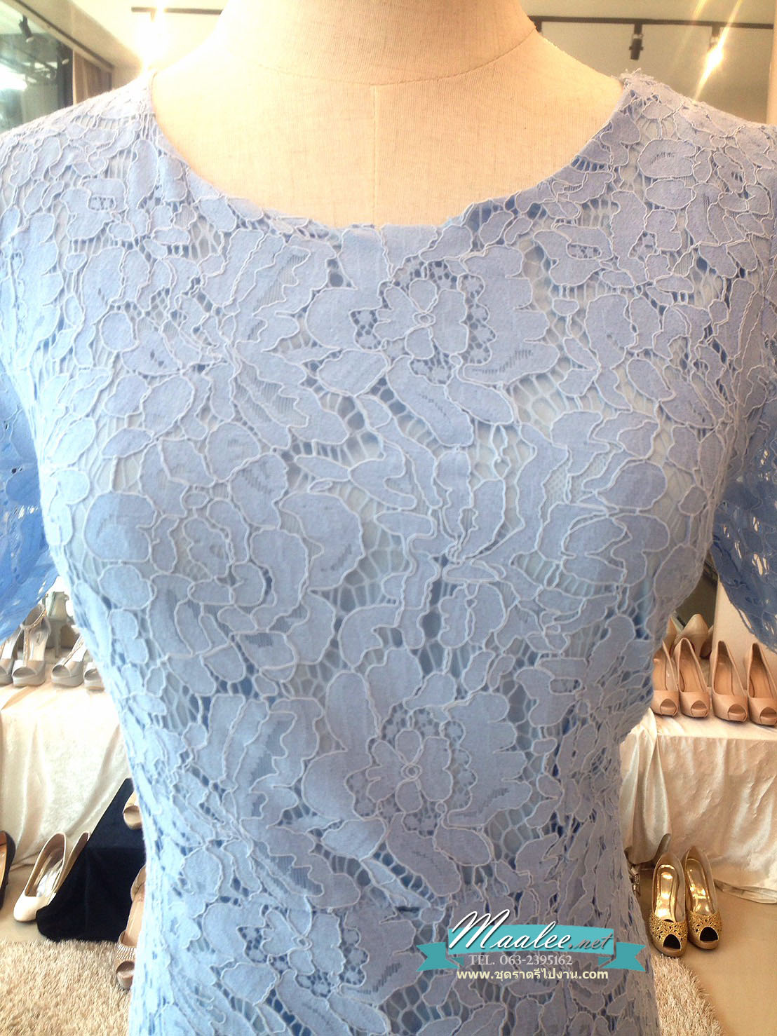 พร้อมส่ง ชุดเดรส สีฟ้า ลูกไม้อย่างดีทั้งตัว ซับในทั้งตัว กระโปรงคลุมเข่า เข้ารูปสวย ผ้ายืดได้เล็กน้อย ใส่สบาย เนื้อผ้าผสม Spandex (ซิปหลัง) ** เหลือเฉพาะไซส์ L **