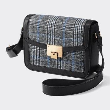 GU shoulder bag กระเป๋าหนัง Pu งานตัดเย็บเรียบร้อย แทรกผ้าไนลอน และเรยอน เพิ่มดีเทลให้ลายสวยงาม
