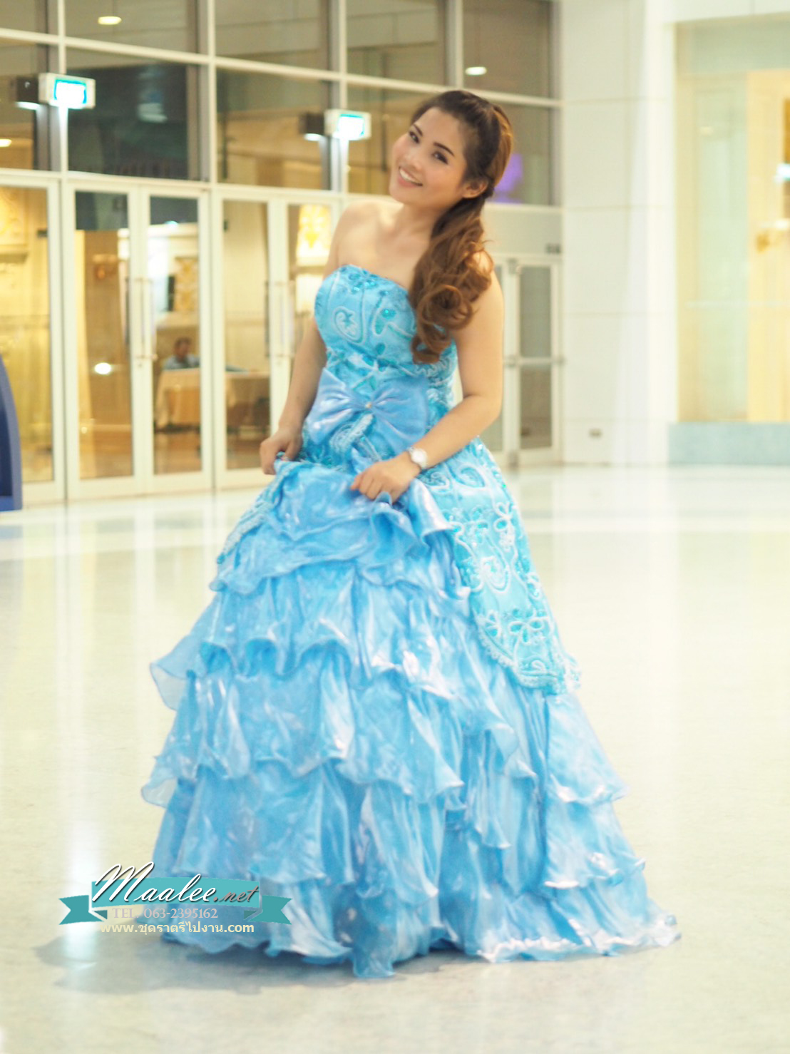 พร้อมเช่า ชุดแฟนซี ชุดราตรียาว สีฟ้า ผ้าแก้วพิมพ์ลายสวย กระโปรงแต่งระบาย