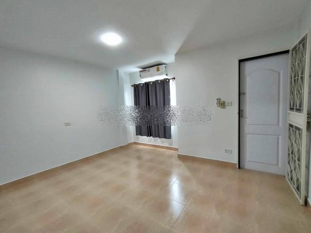 ขายทาวน์เฮ้าส์หมู่บ้านกรุงทอง 2 ชั้น 2 ห้องนอน 1 ห้องน้ำ รีโรเวทใหม่ พร้อมเข้าอยู่