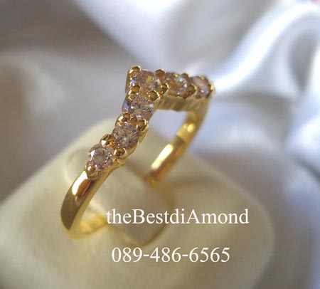 BR953+++แหวนแถว ทรงปีกนกหรือ มงกุฎ+++ สวย เก๋ มากๆๆ ดีไซน์ปีกนก หยักนิดๆ เพชรสวยสุดๆๆ วิ๊งๆ เล่นไฟมากๆๆ ฝังแบบหนามเตย ใส่สวยทุกนิ้วเลยค่ะ