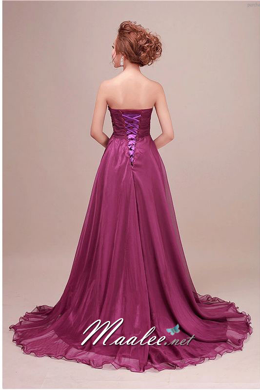 พร้อมเช่า ชุดราตรียาว เกาะอก สีม่วงแบบเรียบหรู ทรงเอ ทิ้งชายด้านหลัง