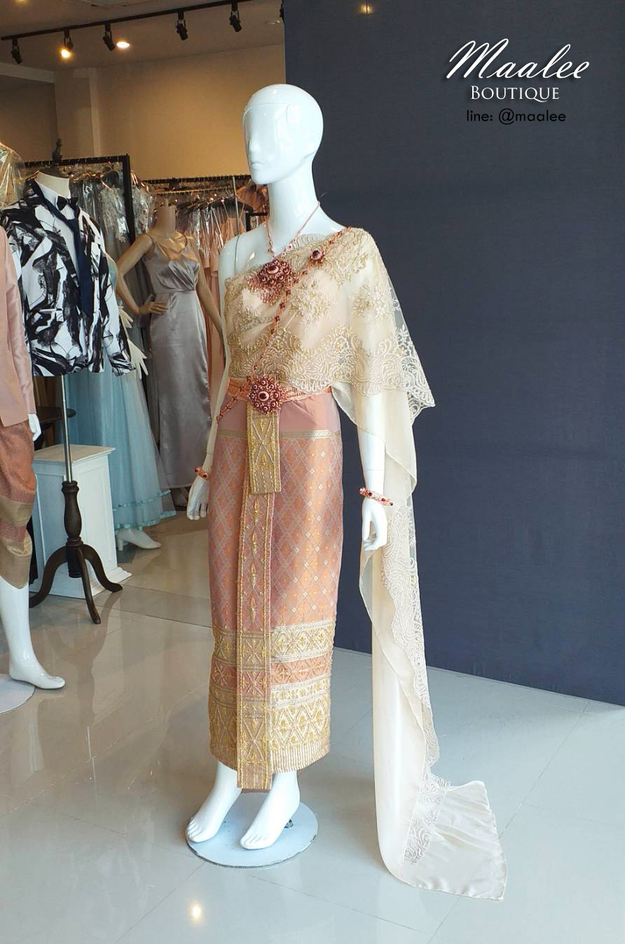 พร้อมเช่า ชุดแต่งงานไทยประยุกต์ สไบลูกไม้สีชมพูโรสโกลด์ (ราคาเช่าเป็นคู่)