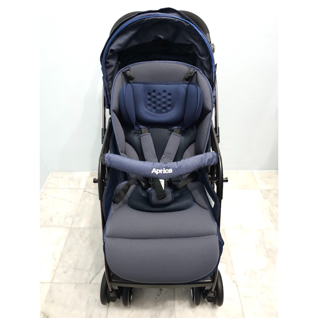 รถเข็น aprica optia premium สีน้ำเงิน สภาพสวย อุปกรณ์แท้ทุกชิ้น