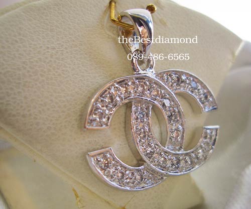 สินค้าหมด+BP423RD+++จี้chanelแสนสวยขนาดใหญ่+++ สุดฮิตกับเครื่องหมายchanel งานสวยมาก ดูดีมากๆเลยค่ะใส่แล้วไฮโซมั่กมากๆ ไม่ล้าสมัยเลยค่ะ ไม่ควรพลาดนะคะ