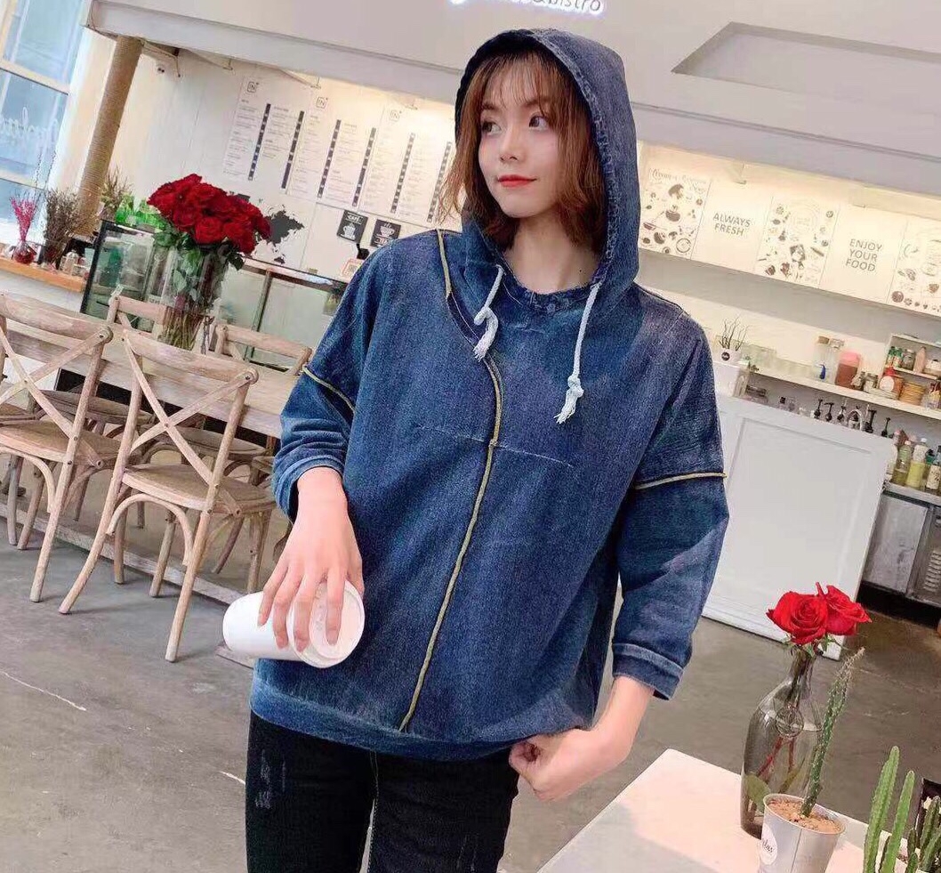 เสื้อยืดมีฮู้ด