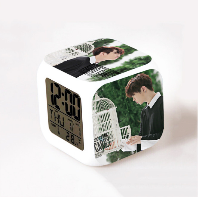 นาฬิกาดิจิตอลลูกเต๋า GOT7 Hard Carry