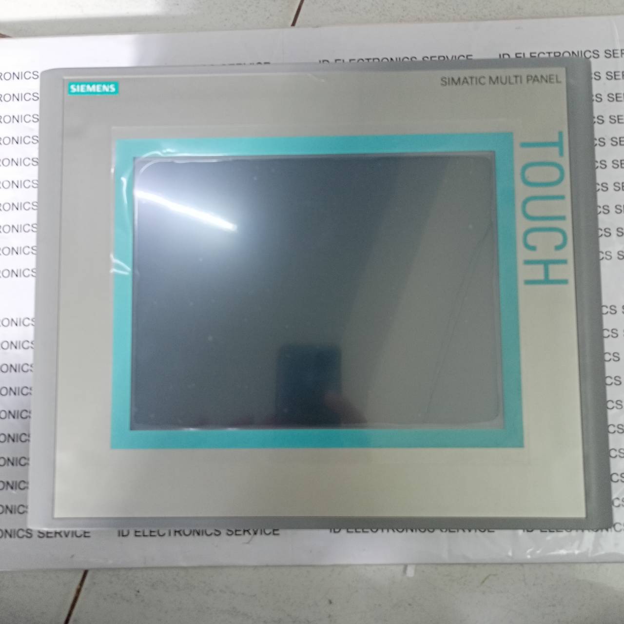 6AV6 643-0CD01-1AX1 HMI " SIEMENS "