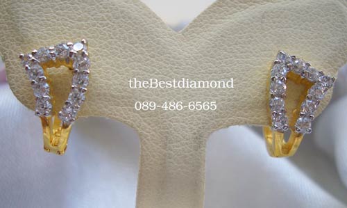 BE315+++ต่างหูเพชร 11 เม็ด แบบ Modern+++เก๋สุดๆ เรียบๆดูทันสมัย รูปแบบน่ารักๆ ใส่ติดหู ได้เลย ไม่เวอร์ค่ะ แต่ดูดีมีระดับ