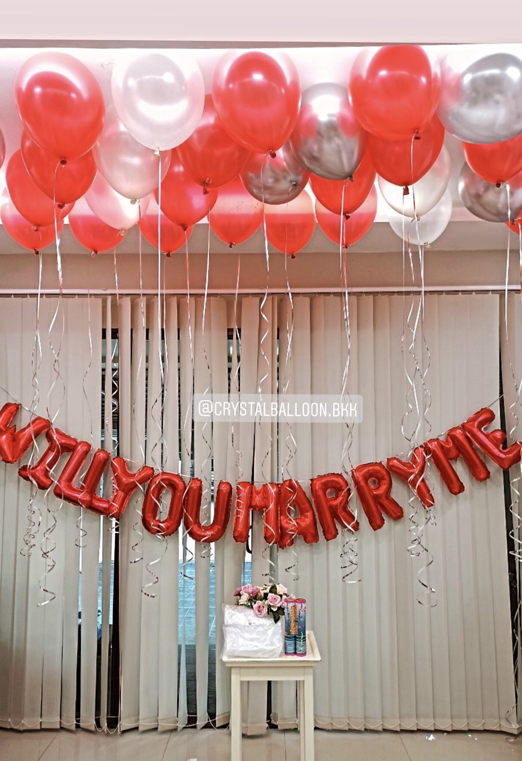 ลูกโป่ง Will You Marry Me Theme สีแดง พร้อม ตัวอักษร 14 ตัวอักษร พร้อมตกแต่ง ลูกโป่งลอยฝ้า 30 ลูก,พลุ 1 อัน,Veil+สายสะพาย Bride To Be 1 Set สามารถเปลี่ยนสีลูกโป่ง/เปลี่ยนสี-ตัวอักษรได้