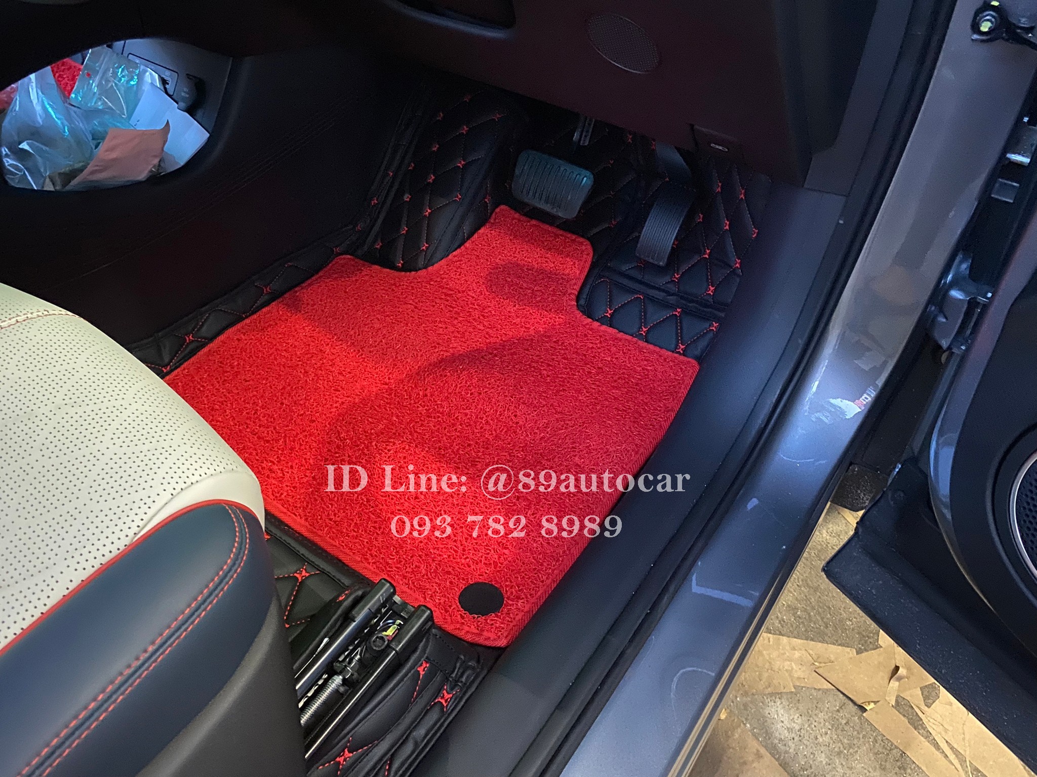 พรมรถยนต์ BYD Atto3 EV 2022 ปูพรม7Dสีดำด้ายแดง + พรมไวนิลดักฝุ่นสีแดง เข้ารูป