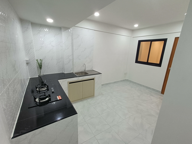 ขายทาวน์เฮ้าส์หมู่บ้านปัฐวิกรณ์ รามอินทรา 44 มี 2 ห้องนอน 2 ห้องน้ำ รีโนเวทใหม่พร้อมอยู่ ใกล้รถไฟฟ้า ฟรีโอน