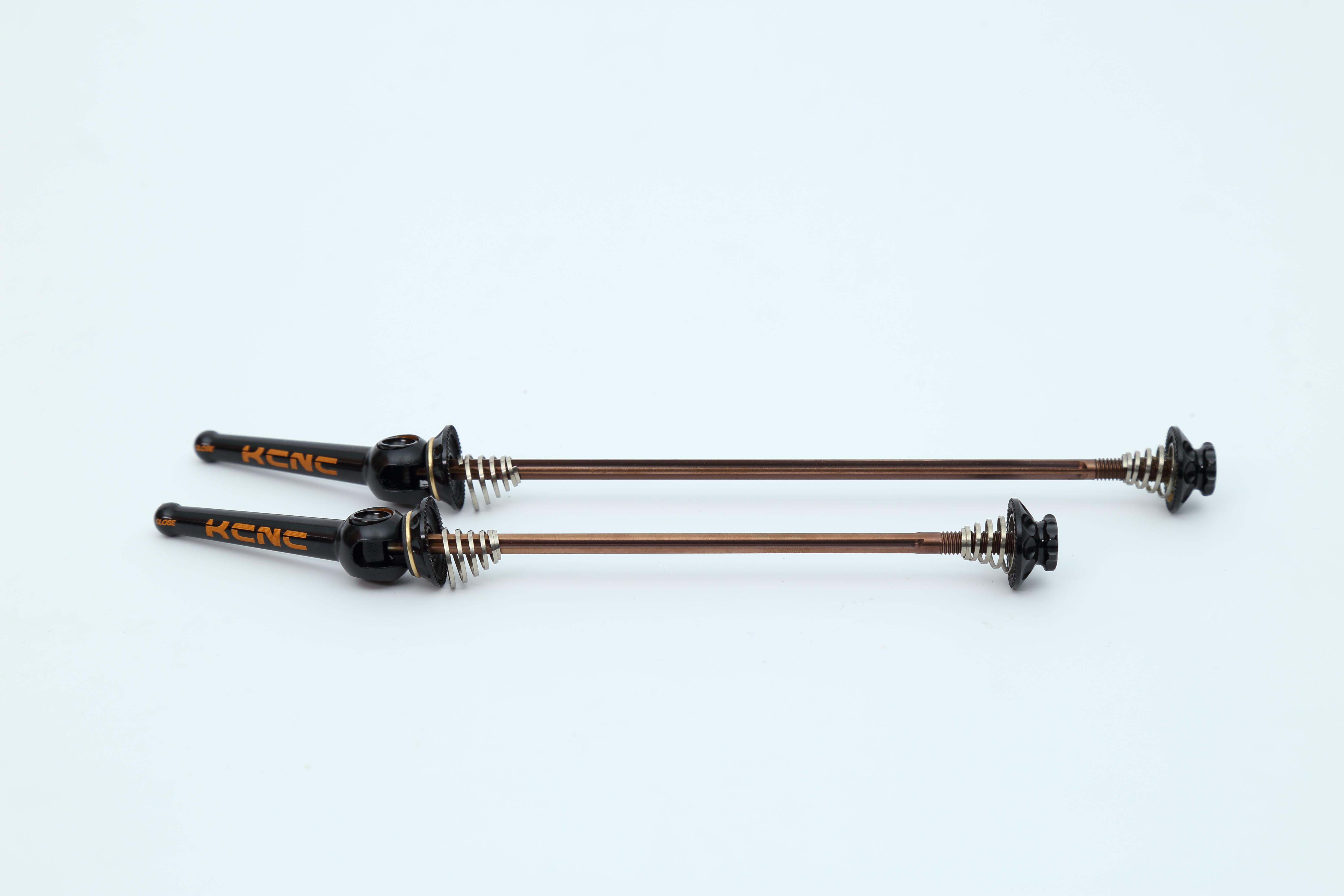 แกนปลดเร็วเสือหมอบ KCNC รุ่น Grooving-QR skewer Titanium สำหรับเสือหมอบ หนัก 33 กรัม !!!