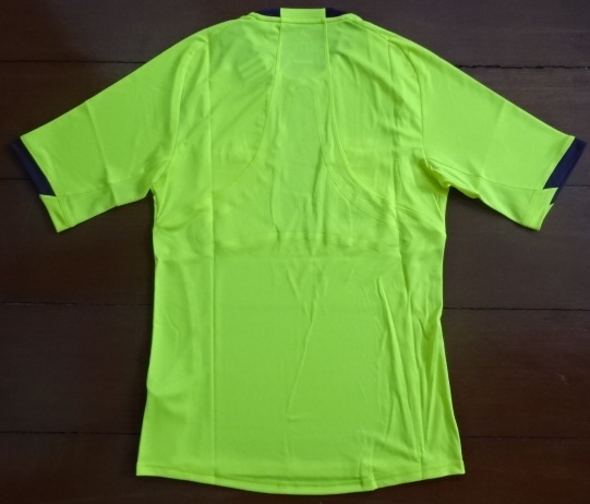 เสื้อฟุตบอล กรรมการ ชุดที่ 1 ชุดใช้ตัดสินฟุตบอลยูโร 2012 ใหม่ S-Size / REFEREE Football Shirt First Kit EURO 2012 Jersey NEW S-Size