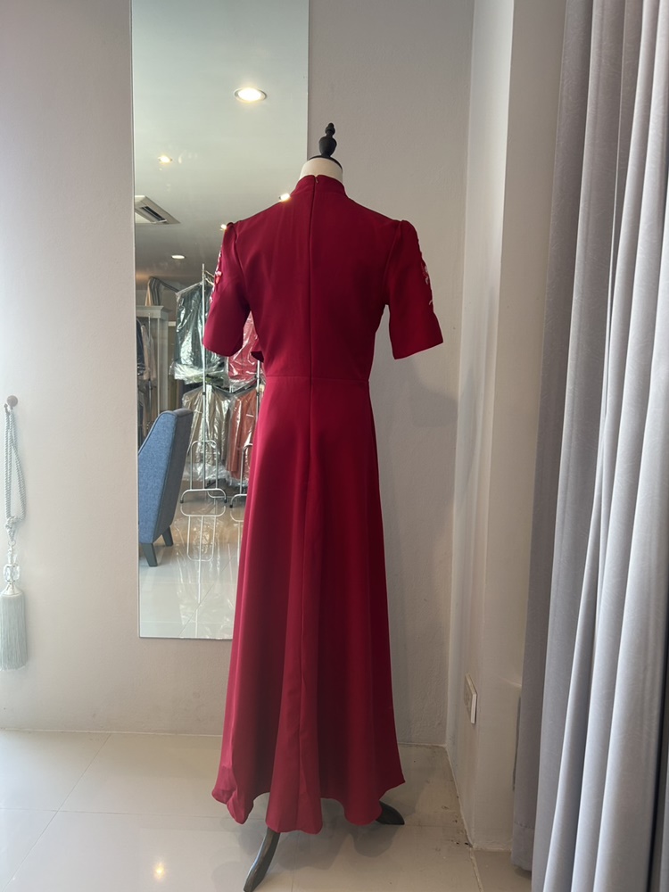 พร้อมส่ง กี่เพ้า สีแดง คอจีนแขนสั้น (XL)