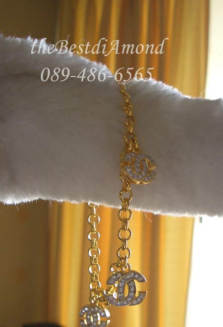 CL011+++สร้อยข้อมือ Chanel ตุ้งติ้งน่ารักมากๆๆๆ+++ลายสร้อยคล้ายๆลายผ่าหวาย น่ารักสุดๆ มีตัว Chanel ห้อย 3 อันเป็นส่วนตุ้งติ้ง ดูดี ทันสมัย