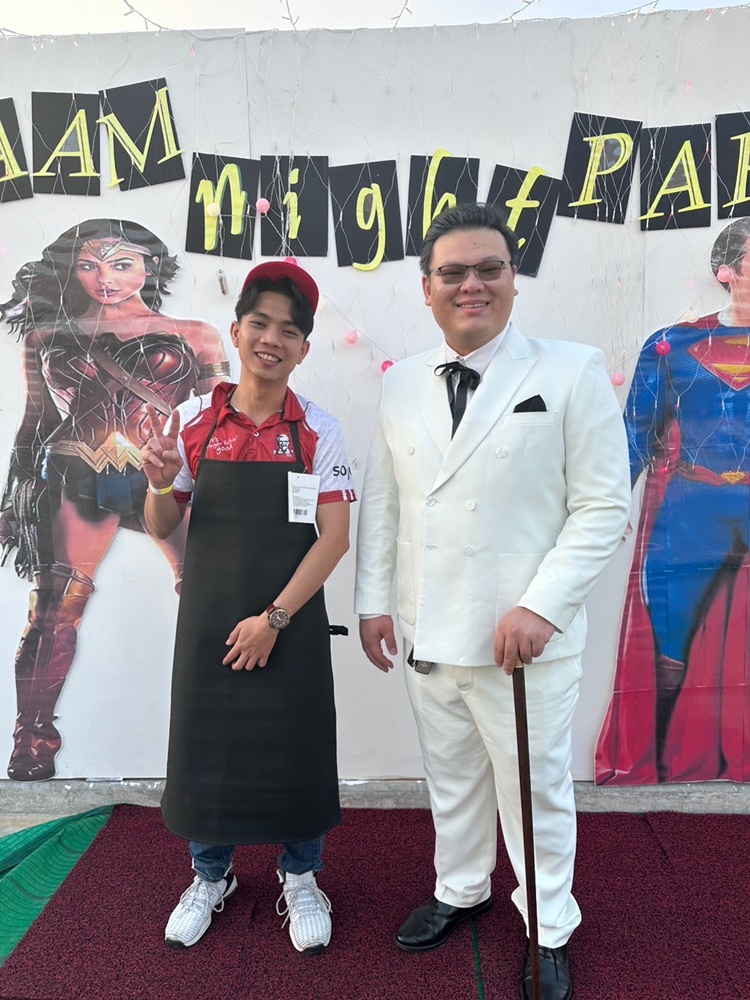 พร้อมเช่า ชุดสูทสีขาว 4 กระดุม เสื้อ+กางเกง (พลัสไซส์)