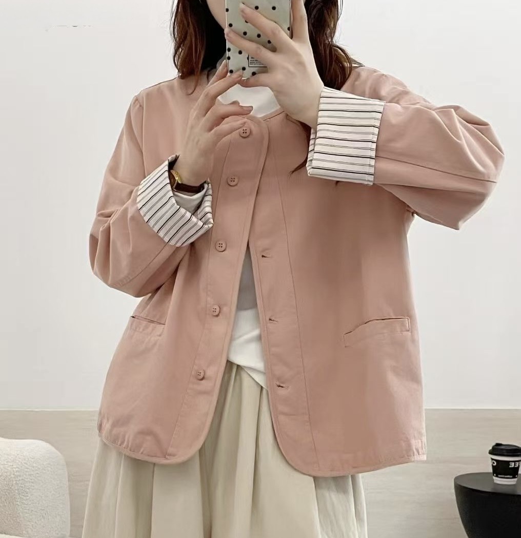 เสื้อคลุมแต่งกระเป๋าทรงเรียบสไตล์มินิมอล