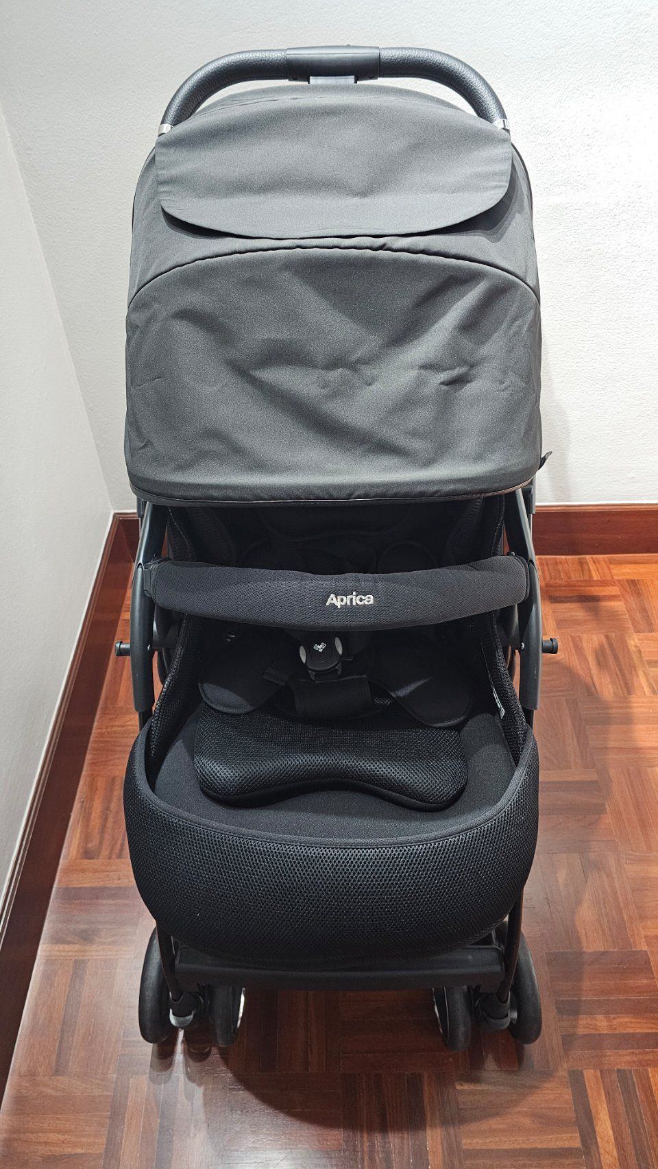 รถเข็นเด็ก Aprica Optia Cushion Grace มือสองสภาพกริ๊บ สำหรับแรกเกิด - 3 ขวบ มือจับหุ้มหนังพรีเมี่ยม