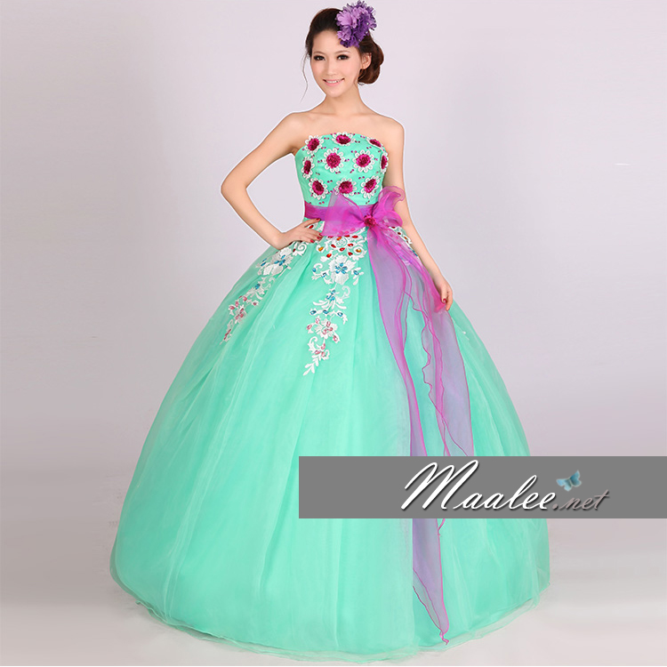 พร้อมเช่า ชุดแฟนซี ชุดราตรียาว เกาะอก สีเขียวมิ้นต์ แต่งลูกไม้ ลาย Polkadot