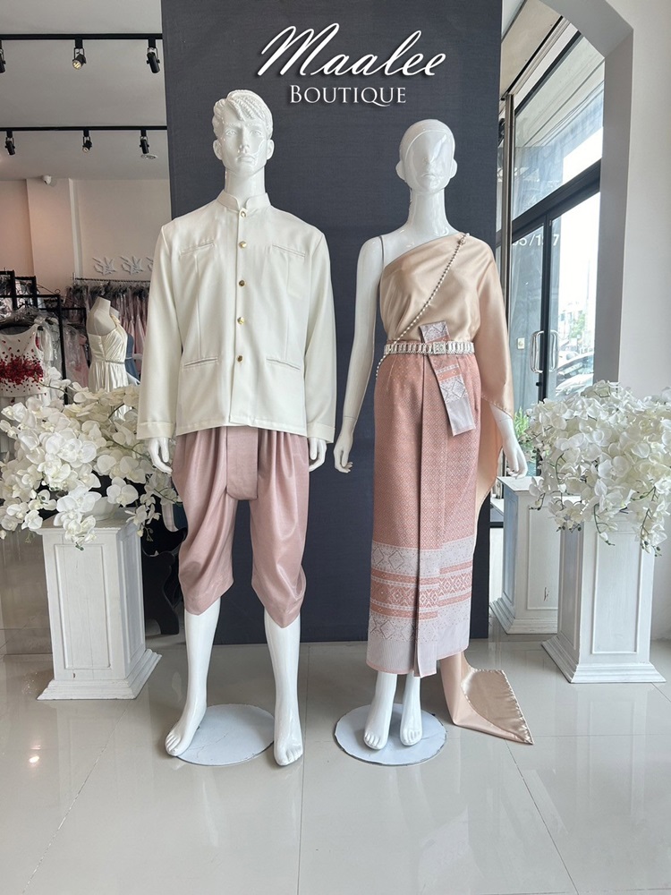 เช่า ชุดไทย ชุดเพื่อนเจ้าสาว ชุดไทยผ้าถุงสีเทาส้มเงิน สไบสีทองแชมเปญ