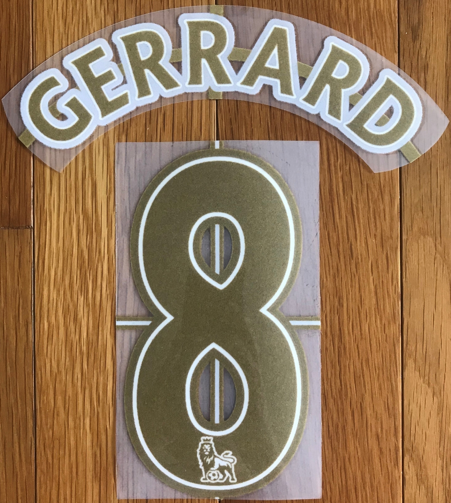 ชุดชื่อและเบอร์ติดเสื้อฟุตบอล #8 เจอร์ราร์ด สโมสรลิเวอร์พูล (ชุดเยือน EPL 2009/10) BABY SIZE ใหม่ / #8 GERRARD LIVERPOOL Football Club (Away EPL 2009/10) BABY SIZE Name and Number Set NEW