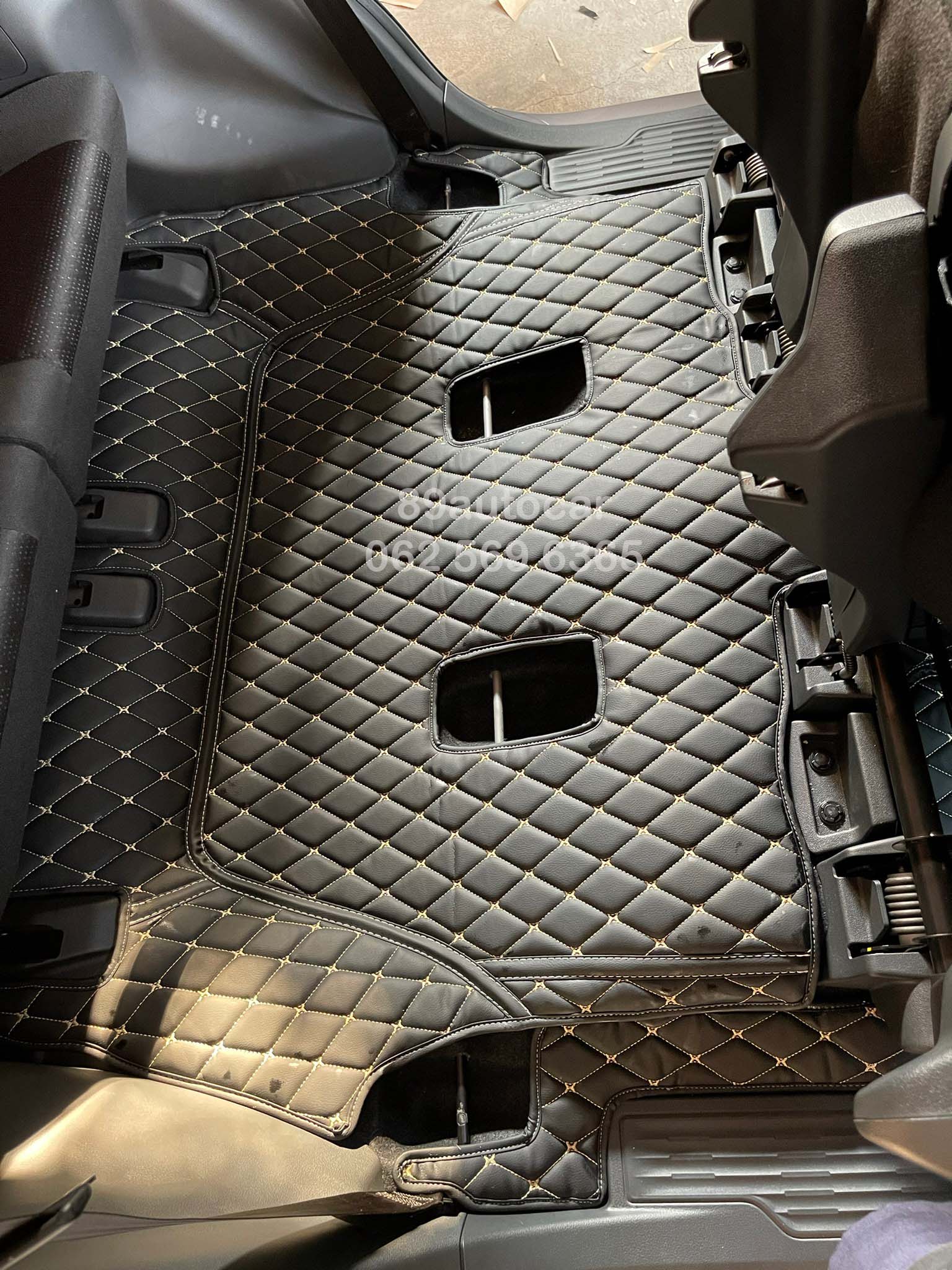 พรมรถยนต์ Toyota Veloz 2022 ปูพรมหกดี สีดำด้ายทอง เต็มคัน