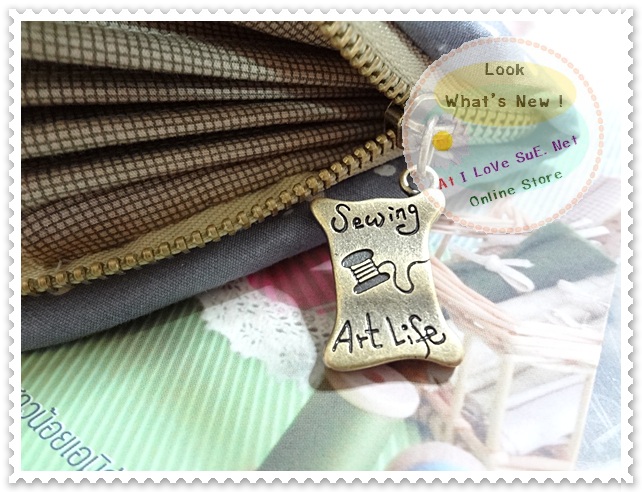 กระเป๋าสตางค์ใบยาว ผ้าคอตตอนไทย สีเทาลายจุดใหญ่ เรียบหรู - Pre order ราคานี้ส่งฟรี