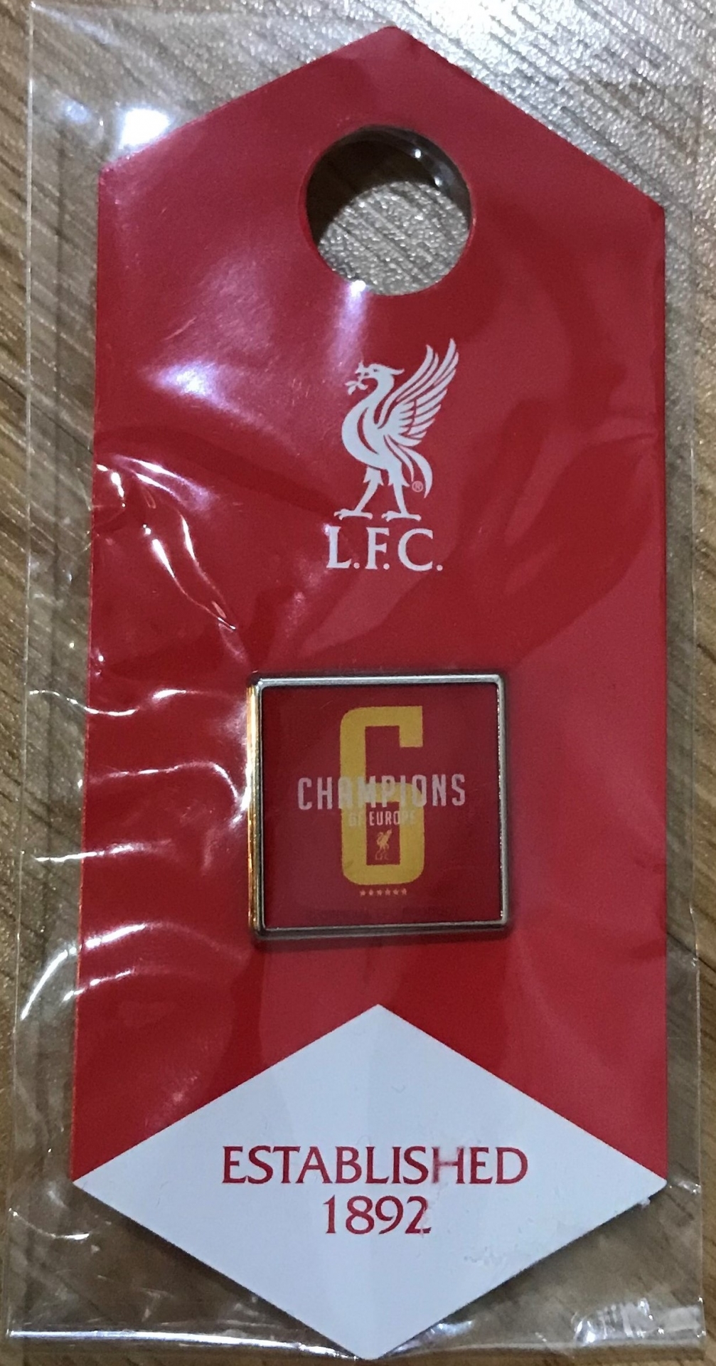 เข็มกลัด ฟุตบอล สโมสรลิเวอร์พูล - ราชันย์แห่งยุโรป 2019 ใหม่ / LIVERPOOL Football Club Pin - CHAMPIONS of EUROPE 2019 NEW