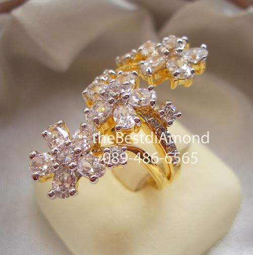 BR609+Wow 3 big flowers+++ แหวนเพชร cz หรูหรามากๆๆ สวยสุดๆ หากชอบแหวนอลังการ แบบRight Hand Ring ต้องไม่พลาด ใส่แล้วสวยเต็มนิ้วเลยค่ะ