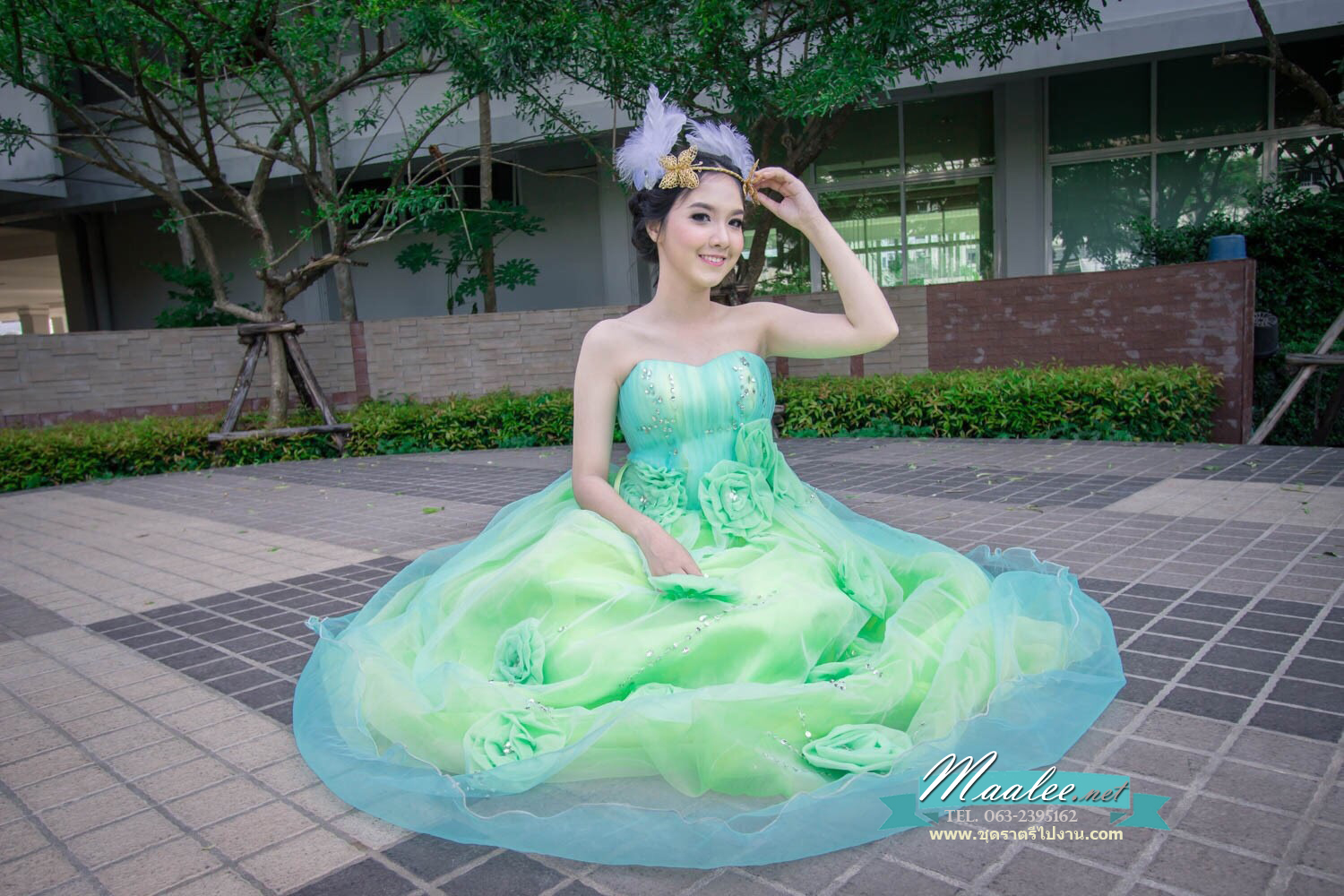 พร้อมเช่า ชุดแฟนซี เกาะอก สีเขียว อกจับจีบปักเลื่อม และดอก น่ารักมาก ใส่ถ่ายพรีเวดดิ้งได้