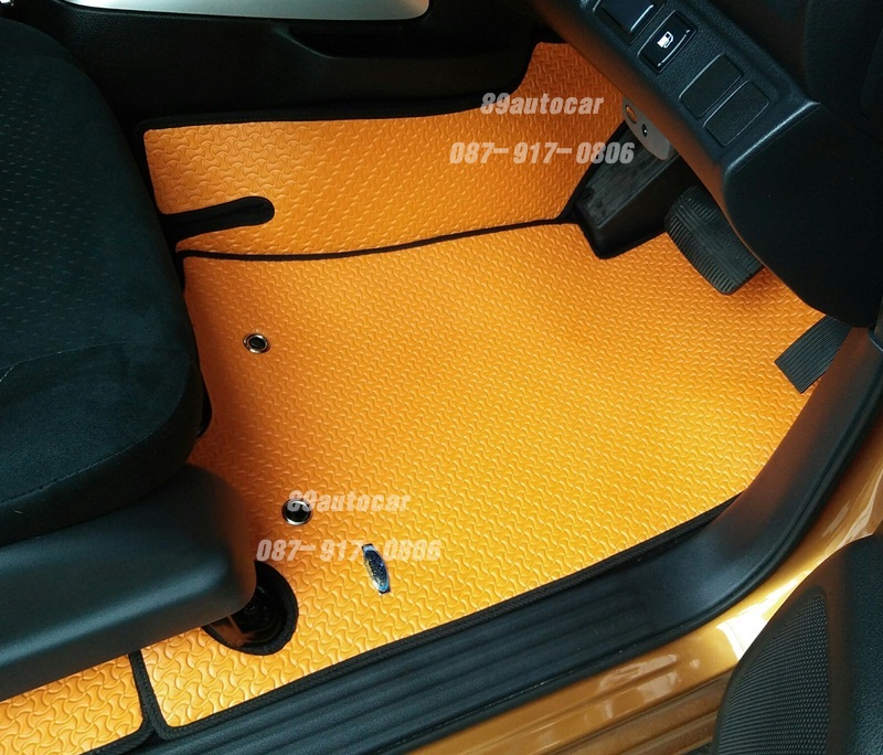 ยางปูพื้นรถยนต์เข้ารูป Nissan Navara 4 ประตู จิ๊กซอร์สีส้มขอบดำ
