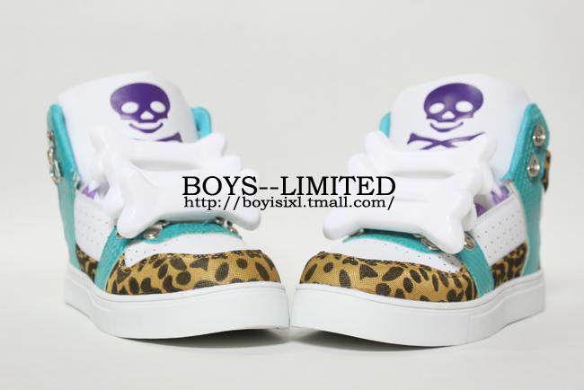 [พร้อมส่ง] รองเท้าผ้าใบติดกระดูก