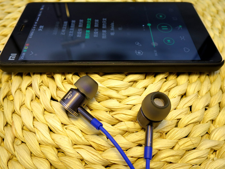 ขาย 1More EM003 หูฟังพร้อมคริสตัล MOMO มีไมค์ รองรับทั้ง IOS & Android