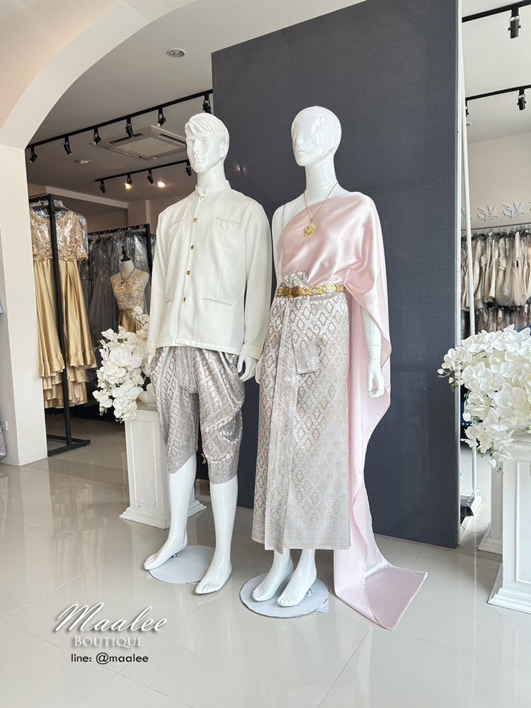 เช่า ชุดไทย ชุดเพื่อนเจ้าสาว ชุดไทยผ้าถุงสีเทาชาเงิน สไบสีชมพู