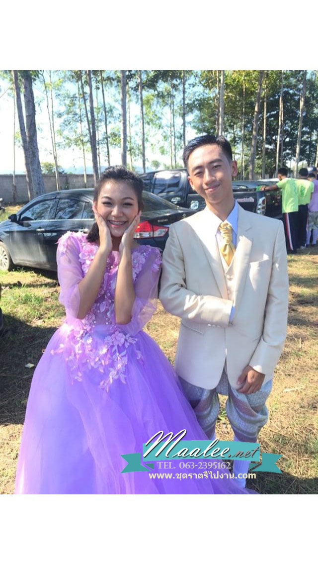 พร้อมเช่า ชุดแฟนซียาว แบบแขนยาว จั๊มปลายแขนน่ารักมาก เนื้อผ้าเป็นตาข่ายแบบซีทรู แต่งดอกและลูกปัด สีม่วง (ซิปหลัง)