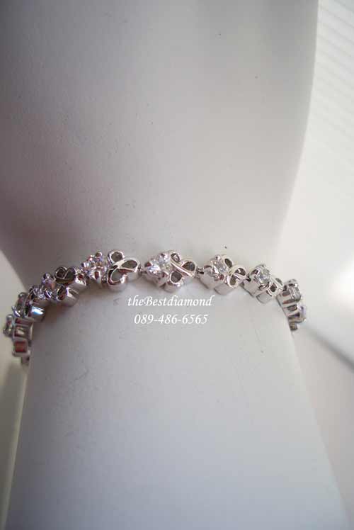 BC005RD===สร้อยข้อมือเพชรรูปดอกจิกแบบโปร่งรอบวง=== ดีไซน์น่ารักๆ เป็นรูปดอกจิกแบบโปร่งๆ วางติดๆกัน ดูน่ารัก งานเหมือนจริงสุดๆ หรูหราพอสมควร