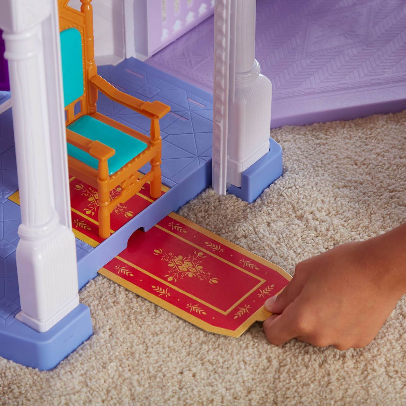 ปราสาทตุ๊กตา อเรนเดล มีไฟและระเบียงเคลื่อนที่ได้ จาก โฟรเซ่น 2 Disney Frozen 2 Ultimate Arendelle Castle Playset with Lights and Moving Balcony