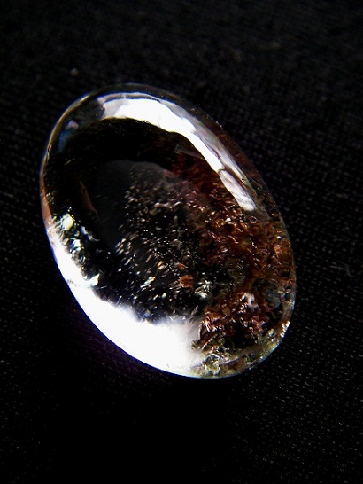 QU0031 แก้วหาดทรายทอง ปลวกแดง ปูลาด ดังชายหาดริมทะเล สวยแก้วใสวงรี ทำหัวแหวนเรียบง่ายสวยสไตล์โป่งข่าม ขนาดแก้ว 13.38x20.31x7.58 มม. น้ำหนัก 13.96 ct.