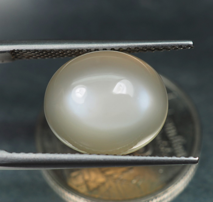 มูนสโตนหรือมุกดาหาร 8.35 กะรัตสวย