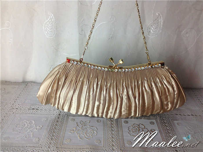 พร้อมส่ง Evening Clutch กระเป๋าออกงาน ผ้าซาตินอัดพลีท แต่งคริสตัลหรู พร้อมสายโซ่สะพาย สั้น/ยาว (เลือกแบบด้านล่าง)