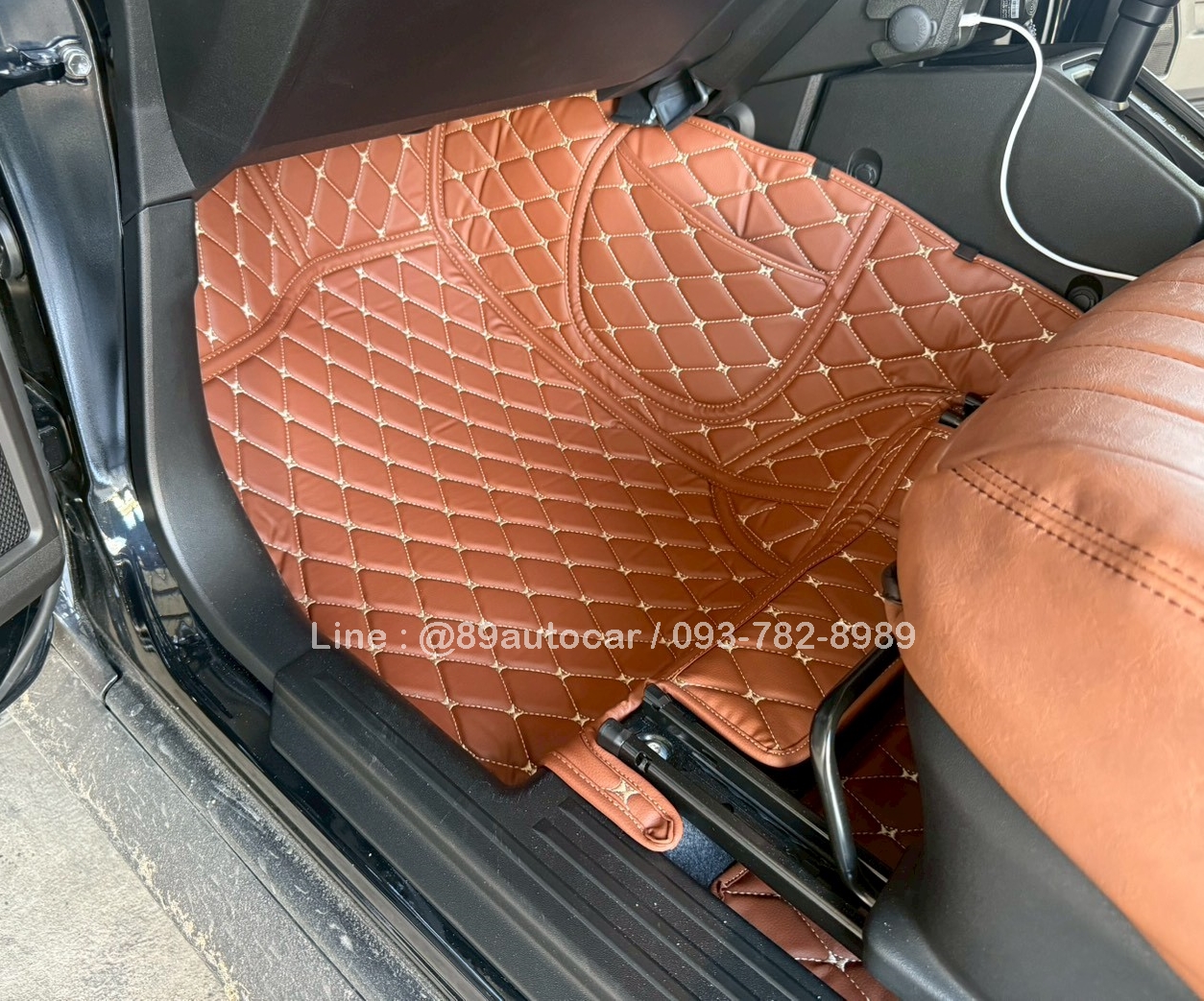 พรมปูพื้นรถยนต์ Suzuki Jimmy 2025 พรมVVIP ด้ายคู่ สีน้ำตาลเข้มด้ายทอง เต็มคัน