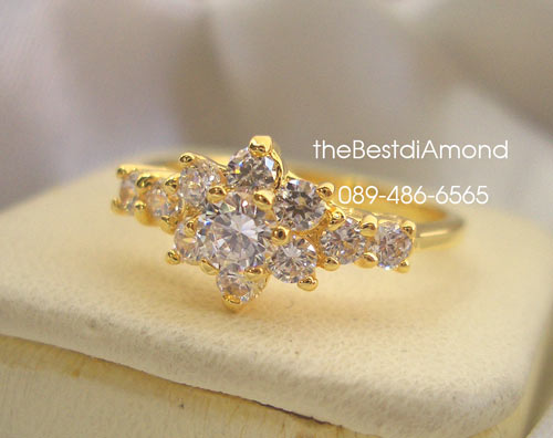 BR419+++แหวนดอกไม้แบบแถว++ แบบน่ารักมากๆๆ เพชรก็วิ๊งๆ สวยสุดๆๆ แบบเรียบ เก๋ ดูดี แต่ไม่เวอร์ ใส่แล้วขับนิ้วให้สวยเด่นค่ะ