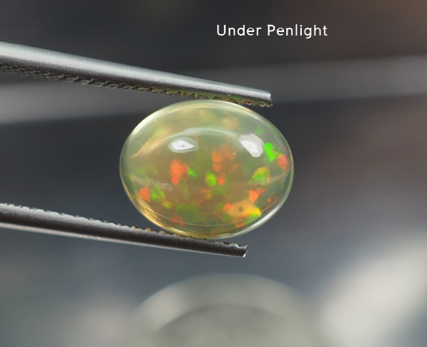 โอปอหลากสี (Multi Opal) 1.77 กะรัต