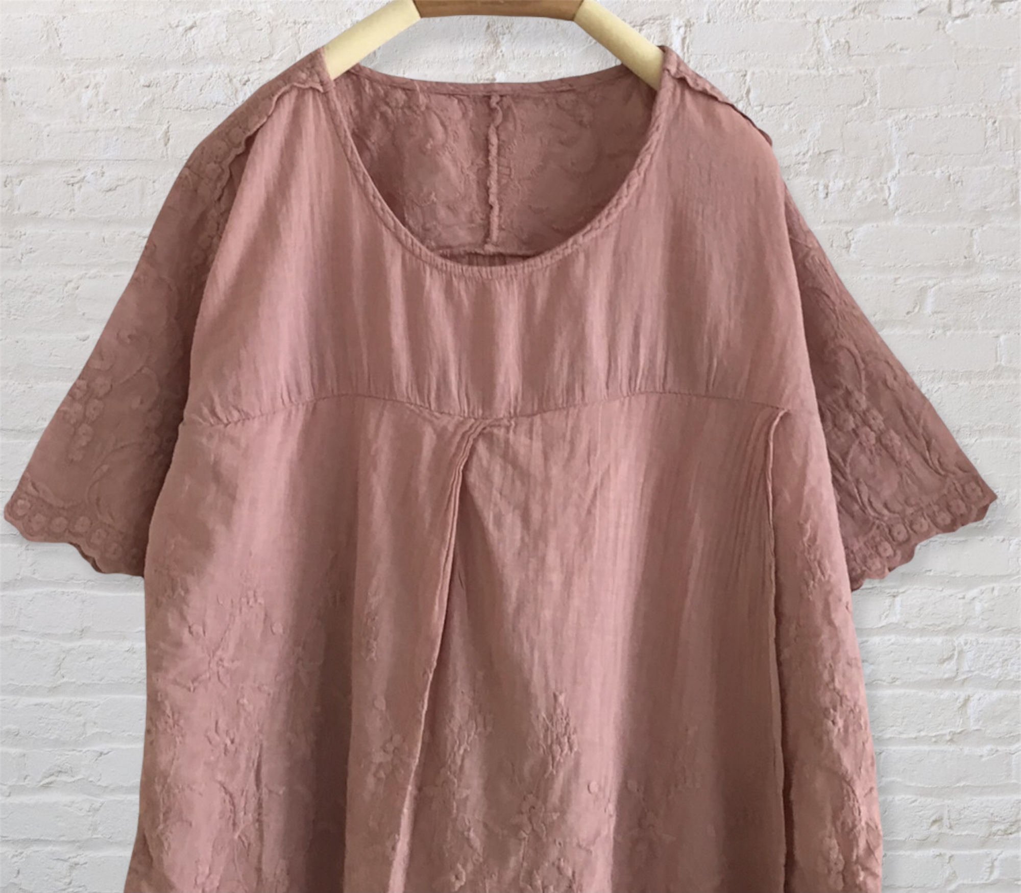 เสื้อผ้าฝ้ายนุ่มลายปักลูกไม้