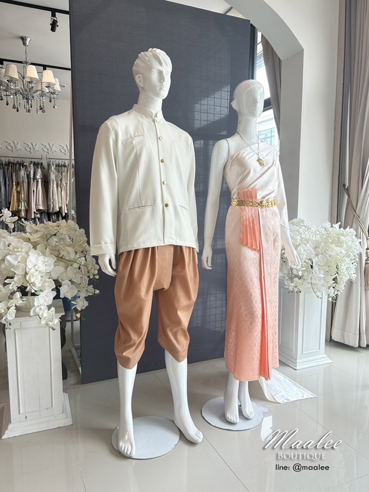 เช่า ชุดไทย ชุดเพื่อนเจ้าสาว ชุดไทยผ้าถุงโอรสไล่สี สไบเรียบสีโอโรสอ่อน