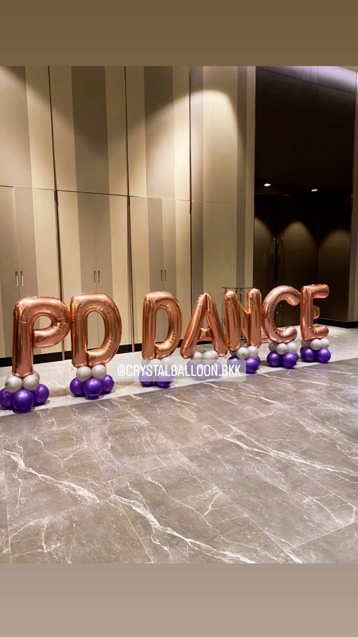 ลูกโป่ง เปิดงาน ฟอยล์ตัวอักษร ขนาด 40" ตั้งฐาน 7 ตัวอักษร พร้อมตกแต่ง สามารถเปลี่ยนสีลูกโป่ง/เปลี่ยนสี-ฟอยล์ตัวอักษรได้