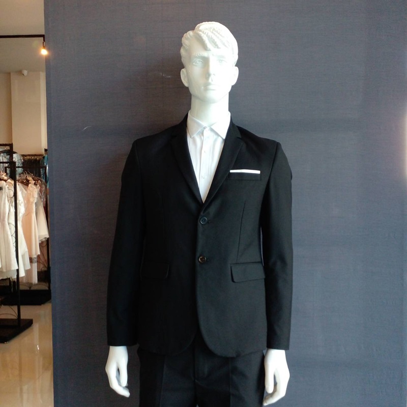 พร้อมเช่า ชุดสูทชาย สีดำ รุ่นสองกระดุม ไม่มีเสื้อกั๊ก พลัสไซส์