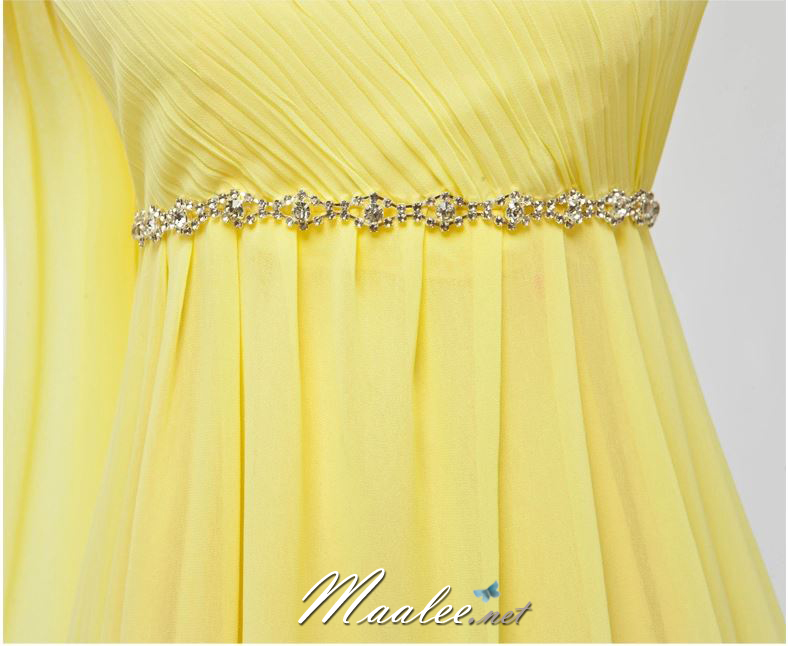 พร้อมส่ง ชุดราตรียาว ไหล่เดียว ผ้าชีฟองแต่งดอกที่ไหล่ เอวคาดเพชรสวย สีเหลือง
